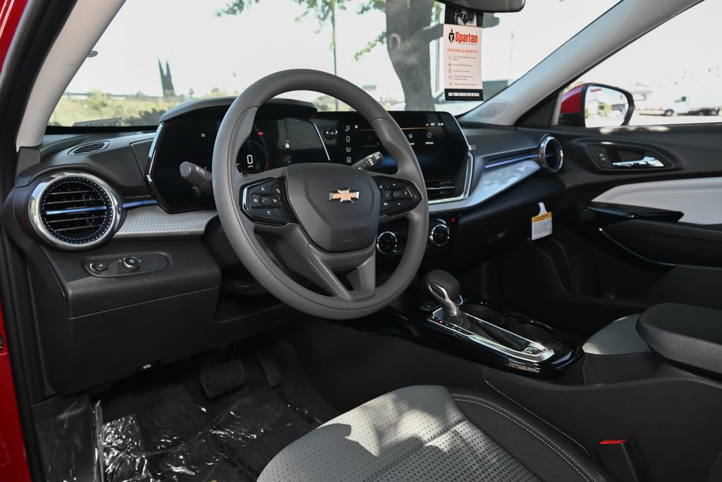 New 2026 Chevrolet Trax LT w/ LPO, Blackout Package FWD image 14