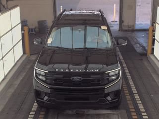 Used 2025 Ford Expedition Active AWD/4WD image 8