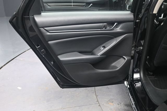 Used 2018 Honda Accord EX image 16