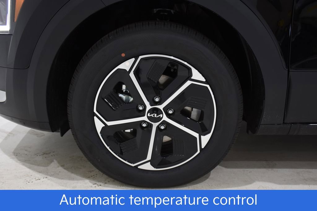 New 2025 Kia Niro EX image 6