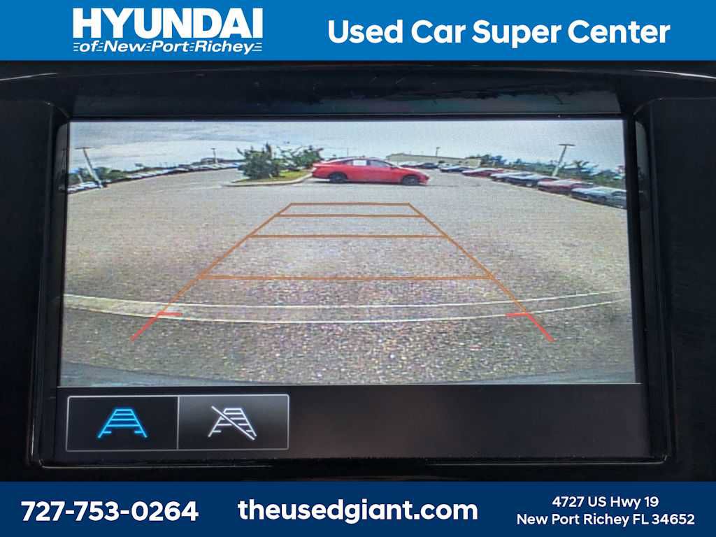 Used 2019 Chevrolet Traverse LT FWD image 27