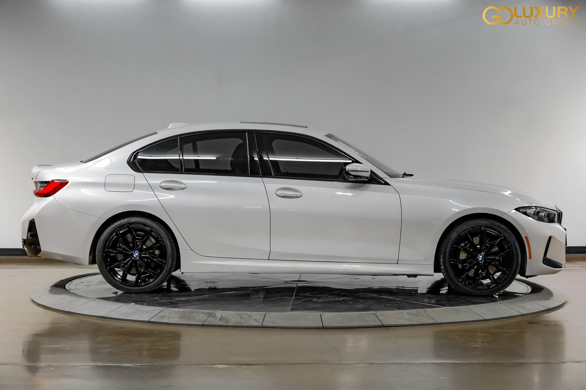 Used 2026 BMW 330i xDrive Sedan AWD/4WD image 8