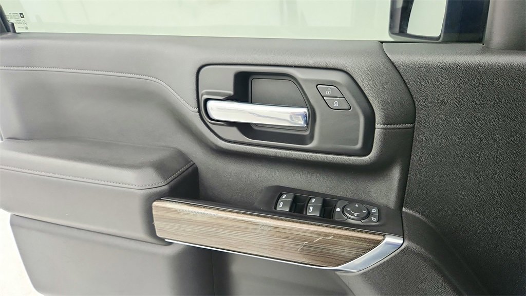 Used 2022 Chevrolet Silverado 2500 LT w/ Convenience Package image 24