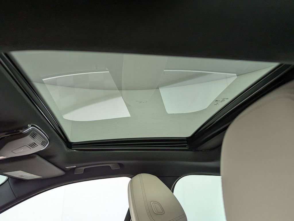 Used 2025 BMW 330i xDrive Sedan w/ Convenience Package image 13