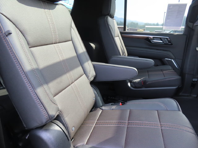 Used 2026 Chevrolet Suburban High Country AWD/4WD image 48