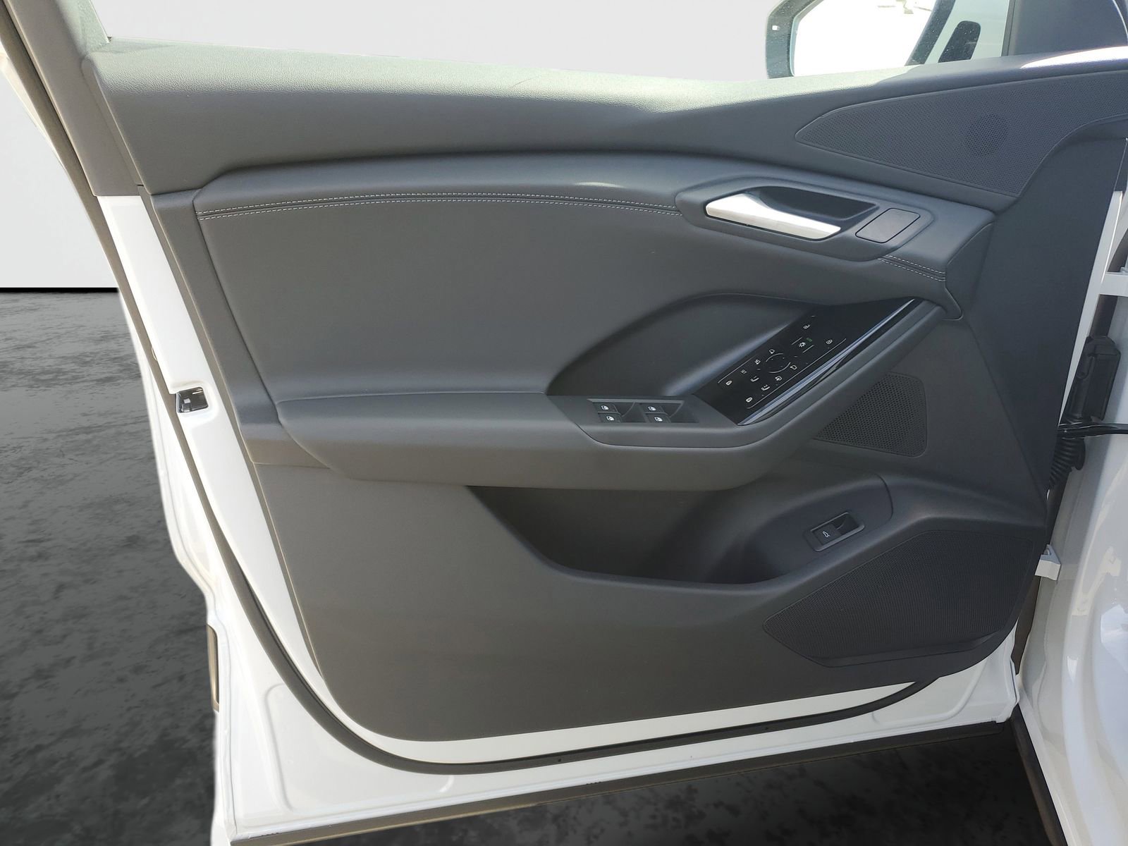 New 2025 Audi Q6 e-tron Premium AWD/4WD image 21