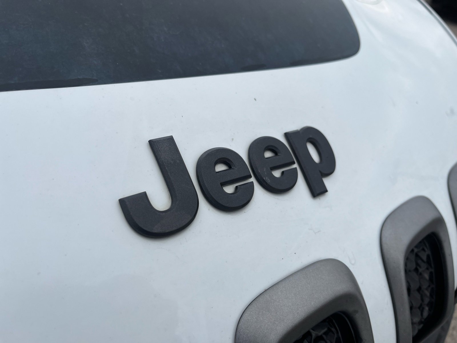 Used 2016 Jeep Cherokee Trailhawk w/ Comfort/Convenience Group image 24