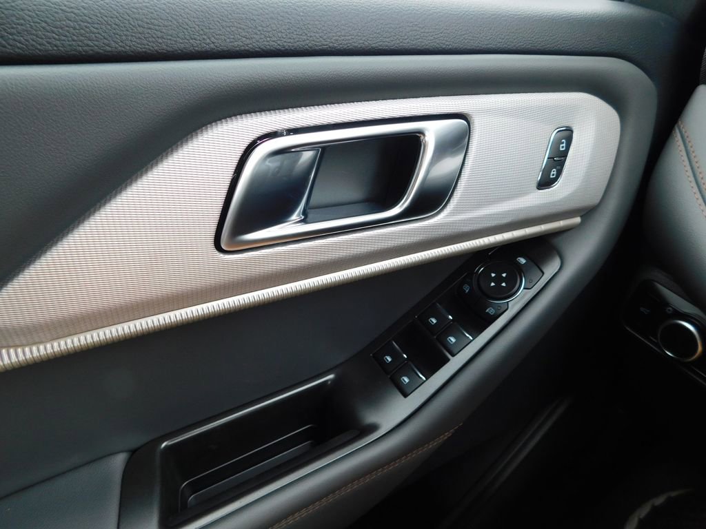 New 2026 Ford Explorer Active AWD/4WD image 36