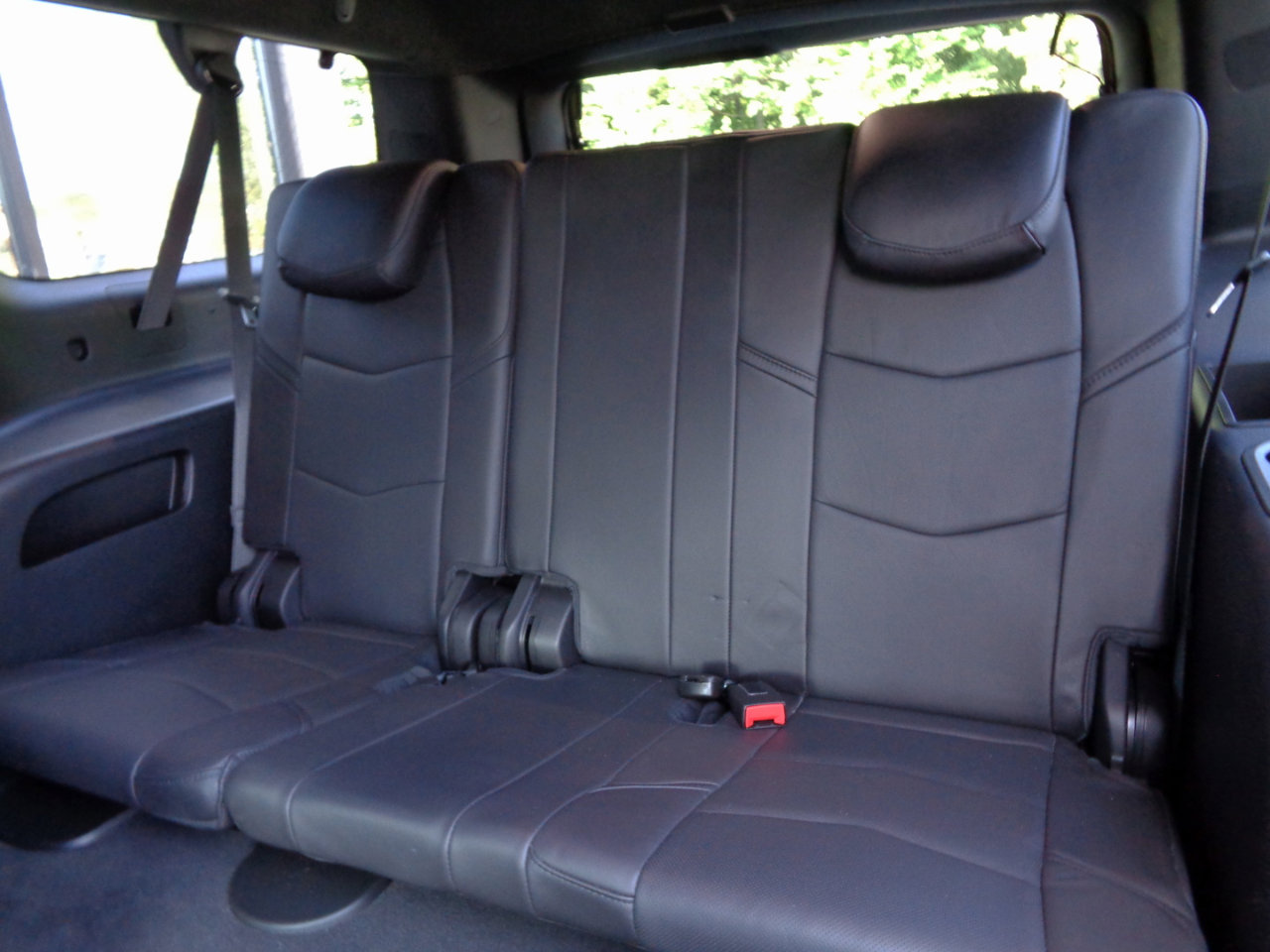 Used 2019 Cadillac Escalade ESV Platinum image 19