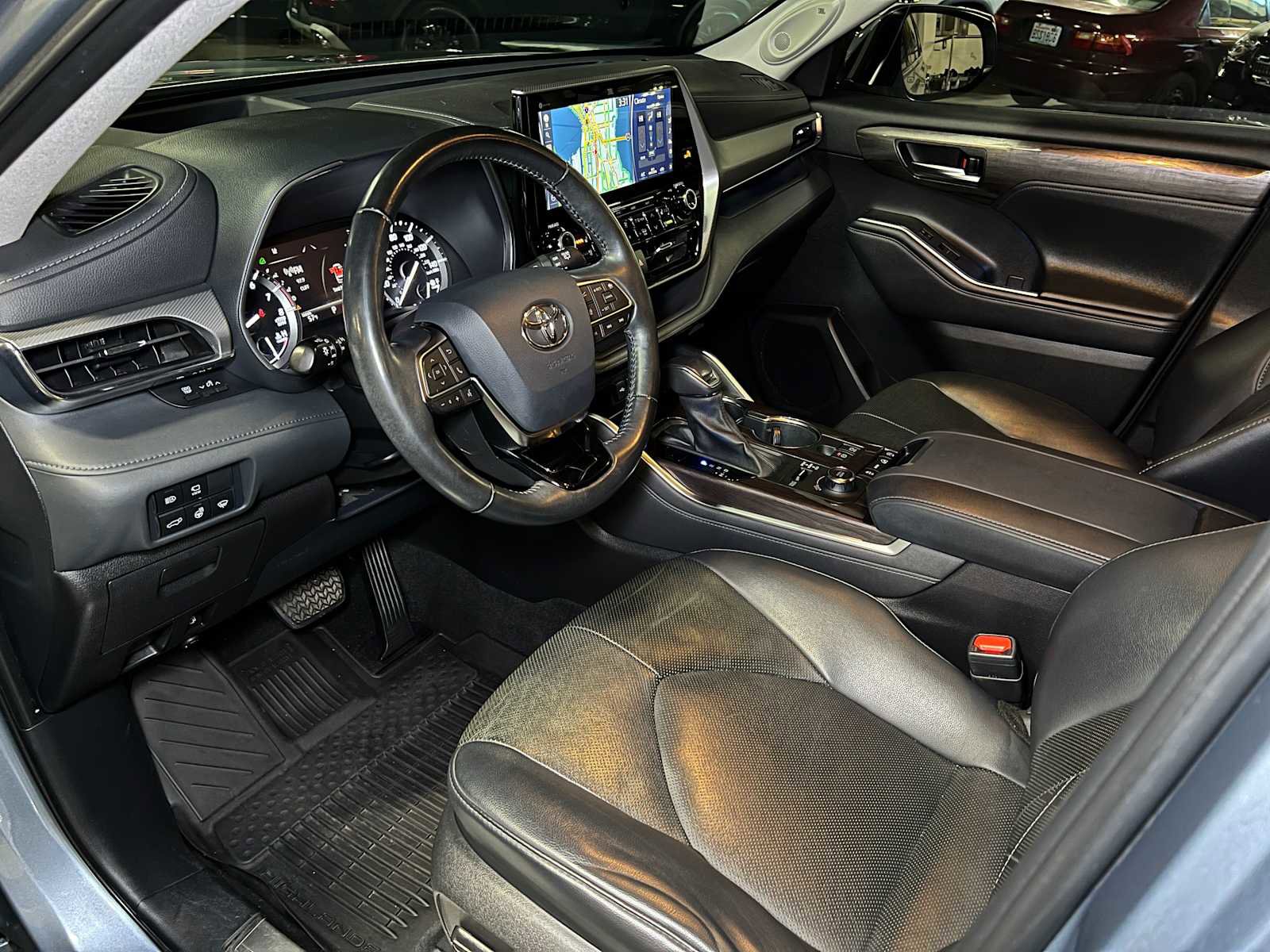 Used 2021 Toyota Highlander Platinum image 27