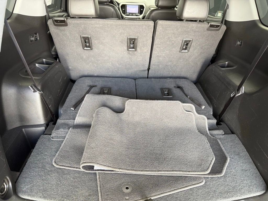 Used 2023 GMC Acadia SLT image 76