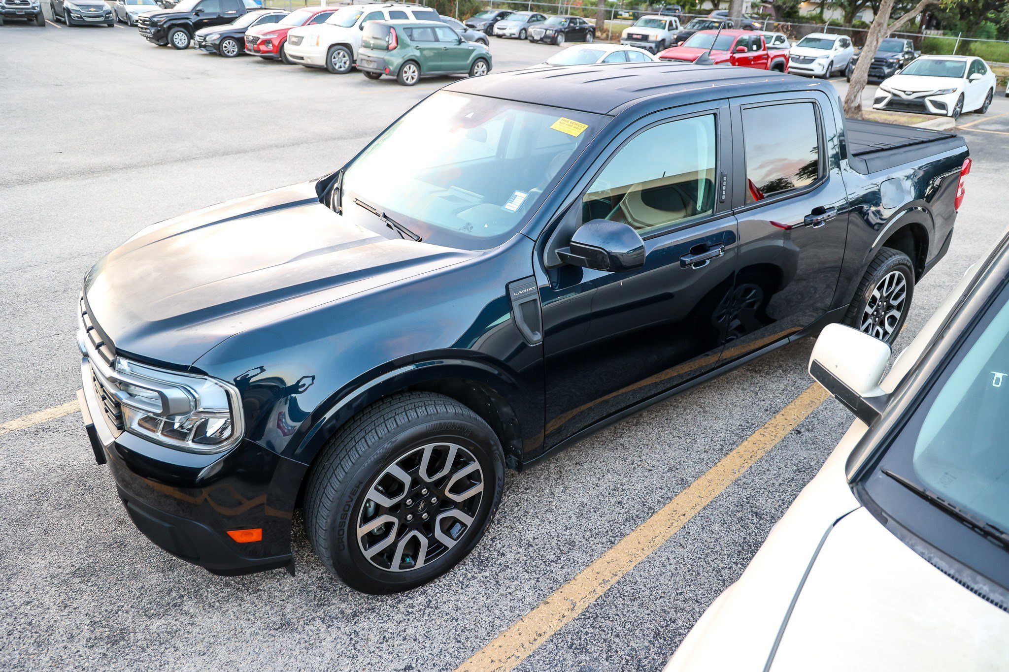 Used 2022 Ford Maverick Lariat FWD image 3