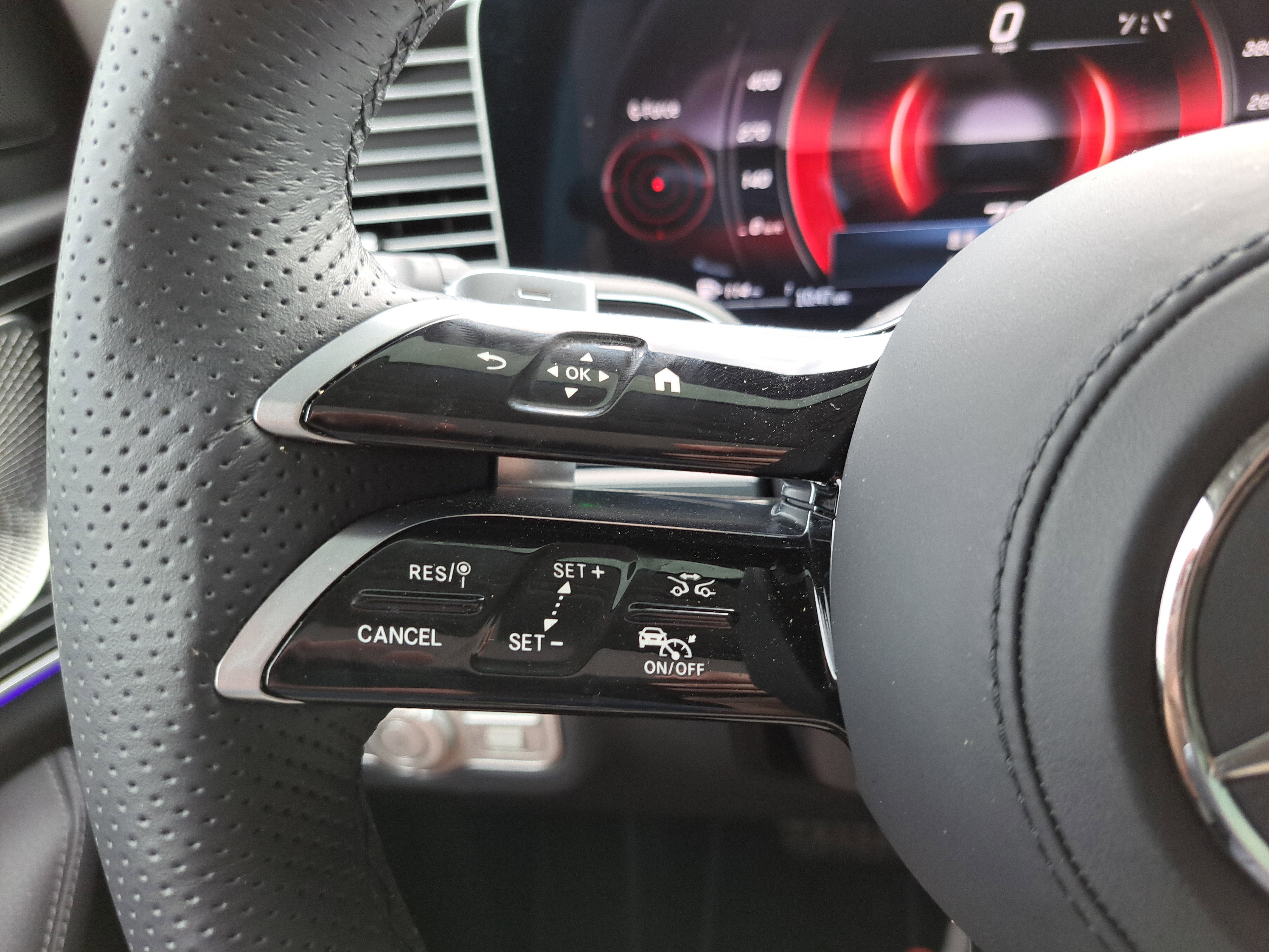 Used 2025 Mercedes-Benz GLS 450 4MATIC image 16