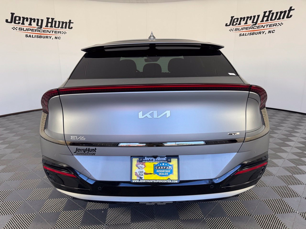 Used 2024 Kia EV6 GT-Line w/ GT-Line White Seat Package AWD/4WD image 6