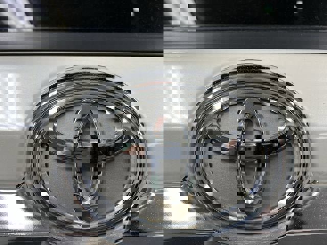 Used 2011 Toyota 4Runner SR5 w/ Convenience Pkg image 28