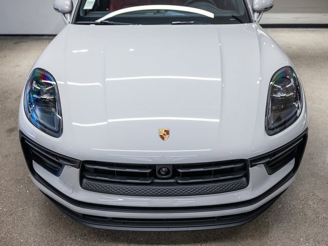 New 2026 Porsche Macan image 8