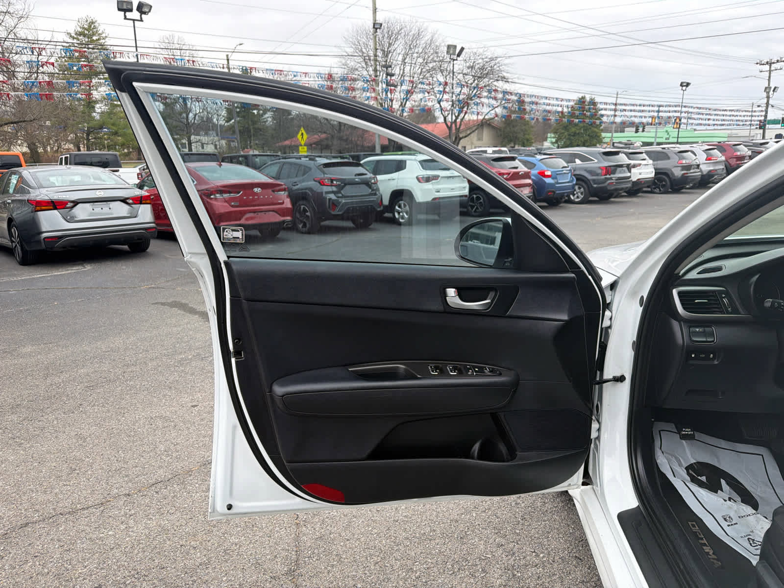 Used 2017 Kia Optima LX w/ Option Group 014 image 14