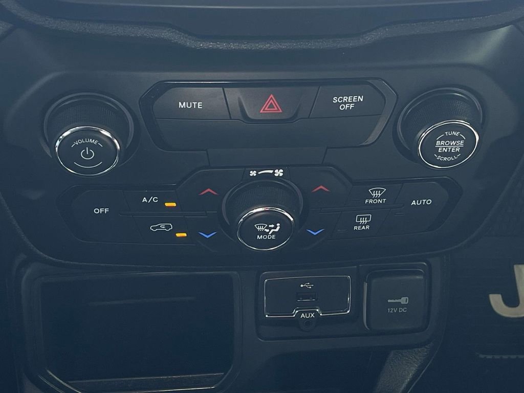 Used 2018 Jeep Renegade Altitude w/ Popular Equipment Group FWD image 29