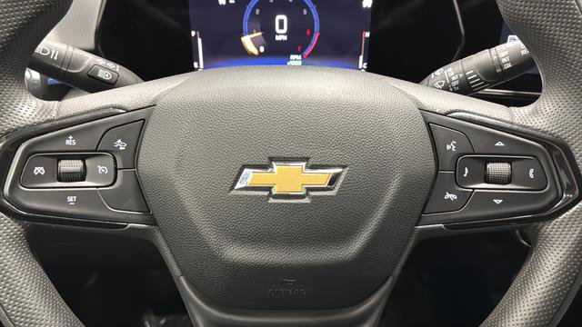 Used 2025 Chevrolet Trax LT FWD image 15