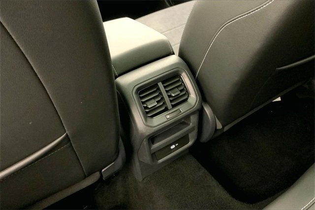 Certified 2022 Volkswagen Taos SE image 34