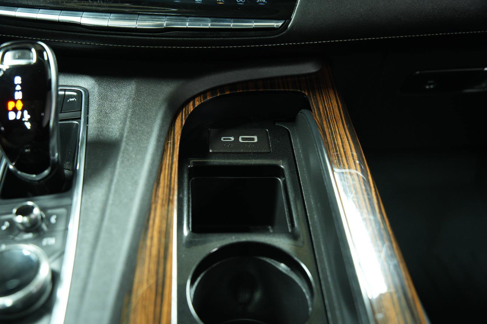 Used 2022 Cadillac Escalade Premium Luxury w/ Performance Package image 42