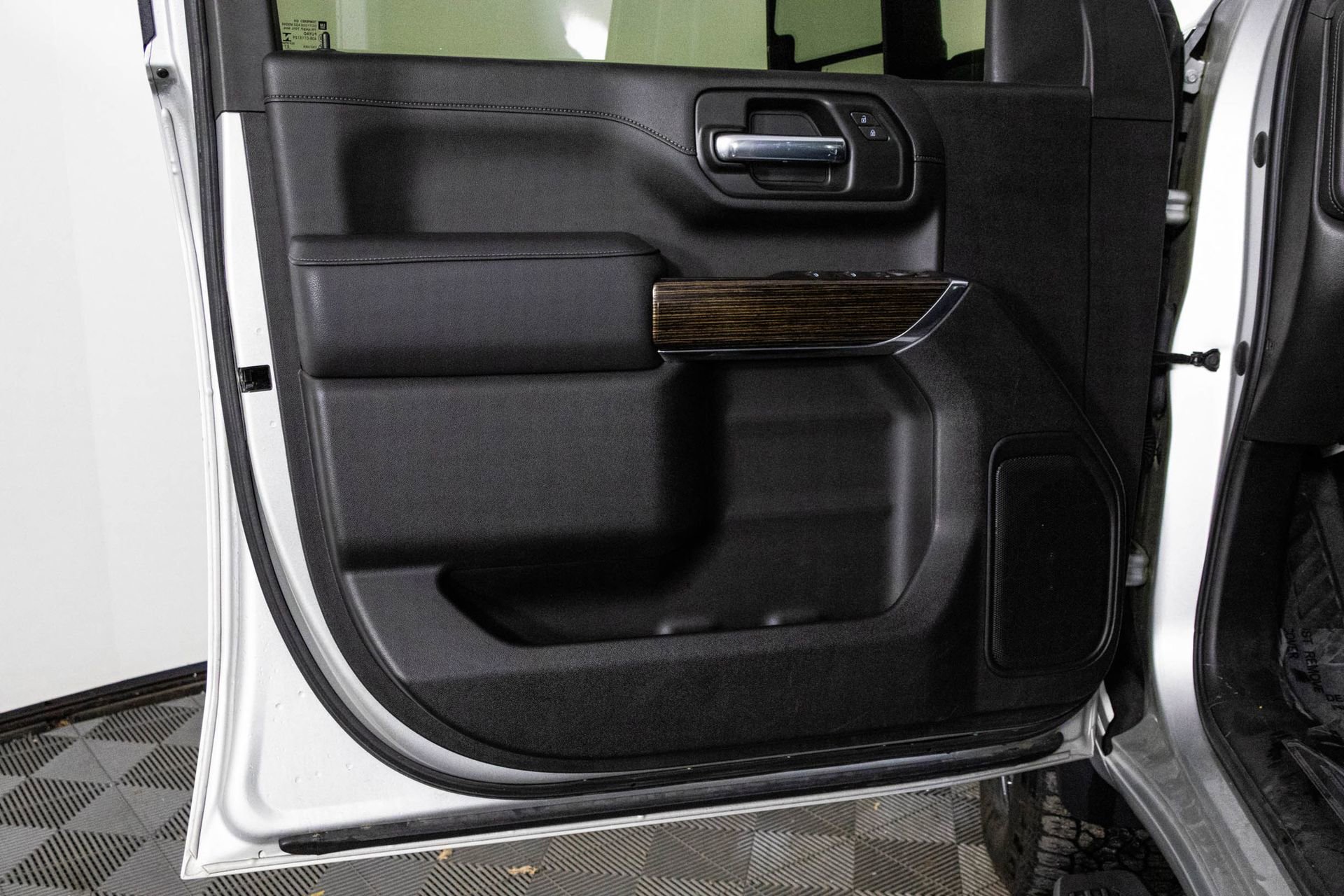 Used 2022 GMC Sierra 2500 SLE w/ SLE Value Package; image 28