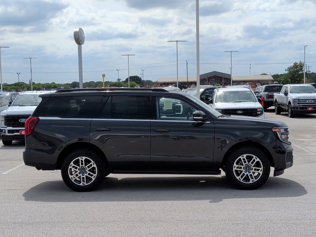 New 2026 Ford Expedition Active RWD image 9