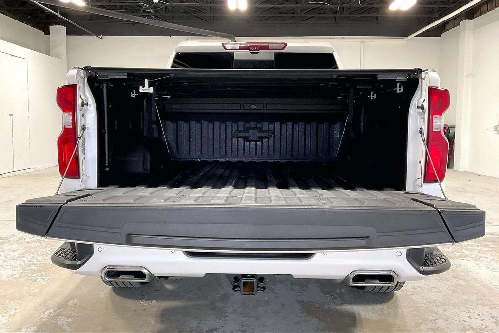 Used 2025 Chevrolet Silverado 1500 High Country AWD/4WD image 34