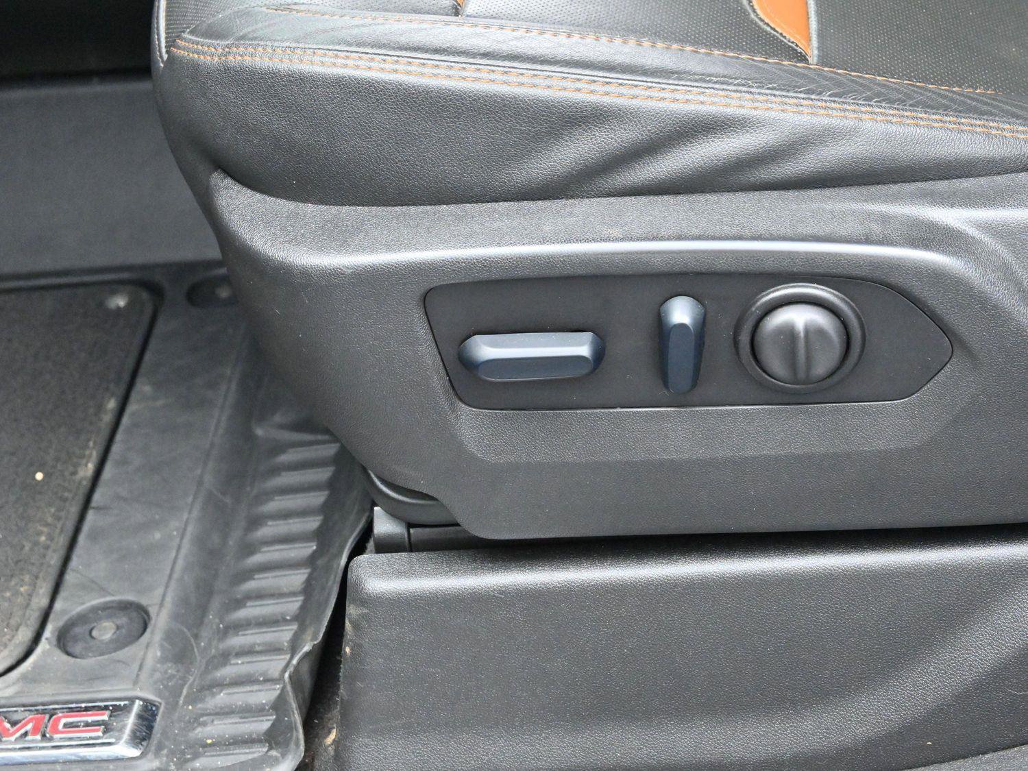 Used 2023 GMC Sierra 3500 AT4 w/ AT4 Premium Plus Package image 13