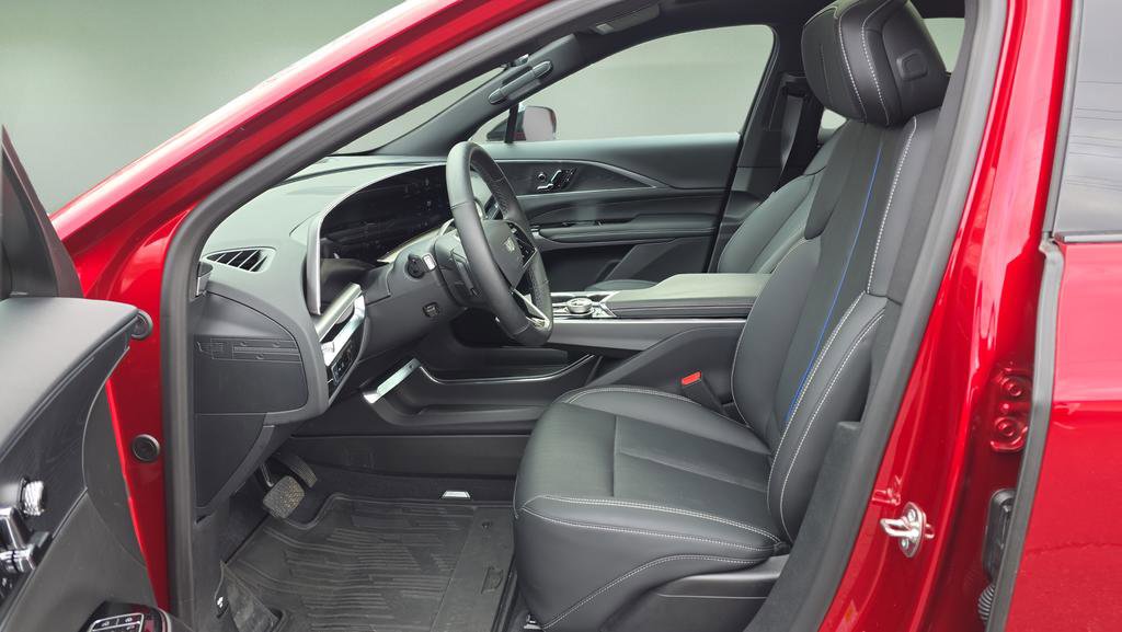 Certified 2025 Cadillac Lyriq Sport image 14
