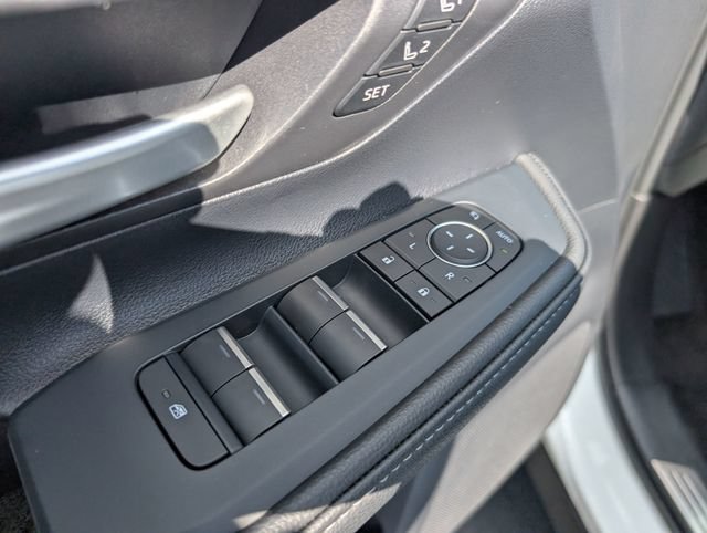 Used 2026 Toyota Grand Highlander AWD Hybrid image 13