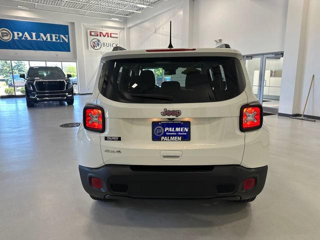 Used 2023 Jeep Renegade Latitude w/ Premium Group AWD/4WD image 6