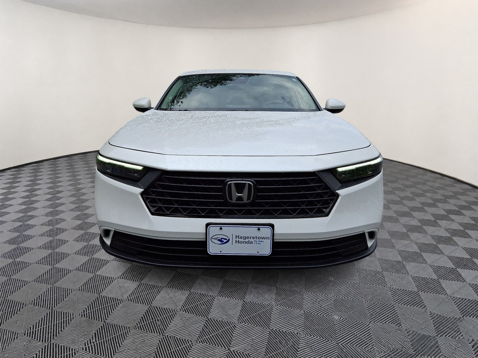 Used 2023 Honda Accord EX image 2