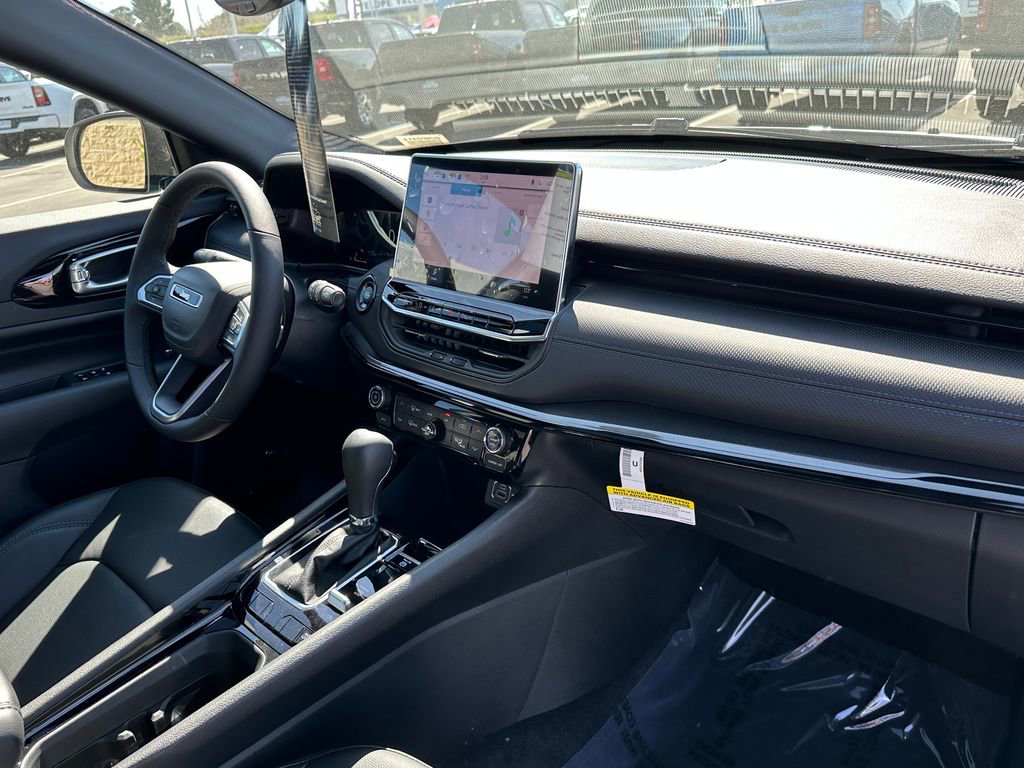 New 2026 Jeep Compass Limited image 16