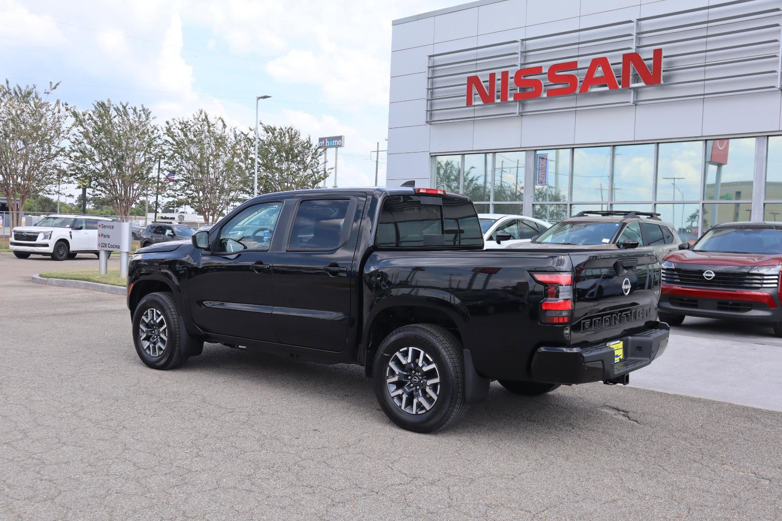 New 2026 Nissan Frontier 4x4 Crew Cab image 5