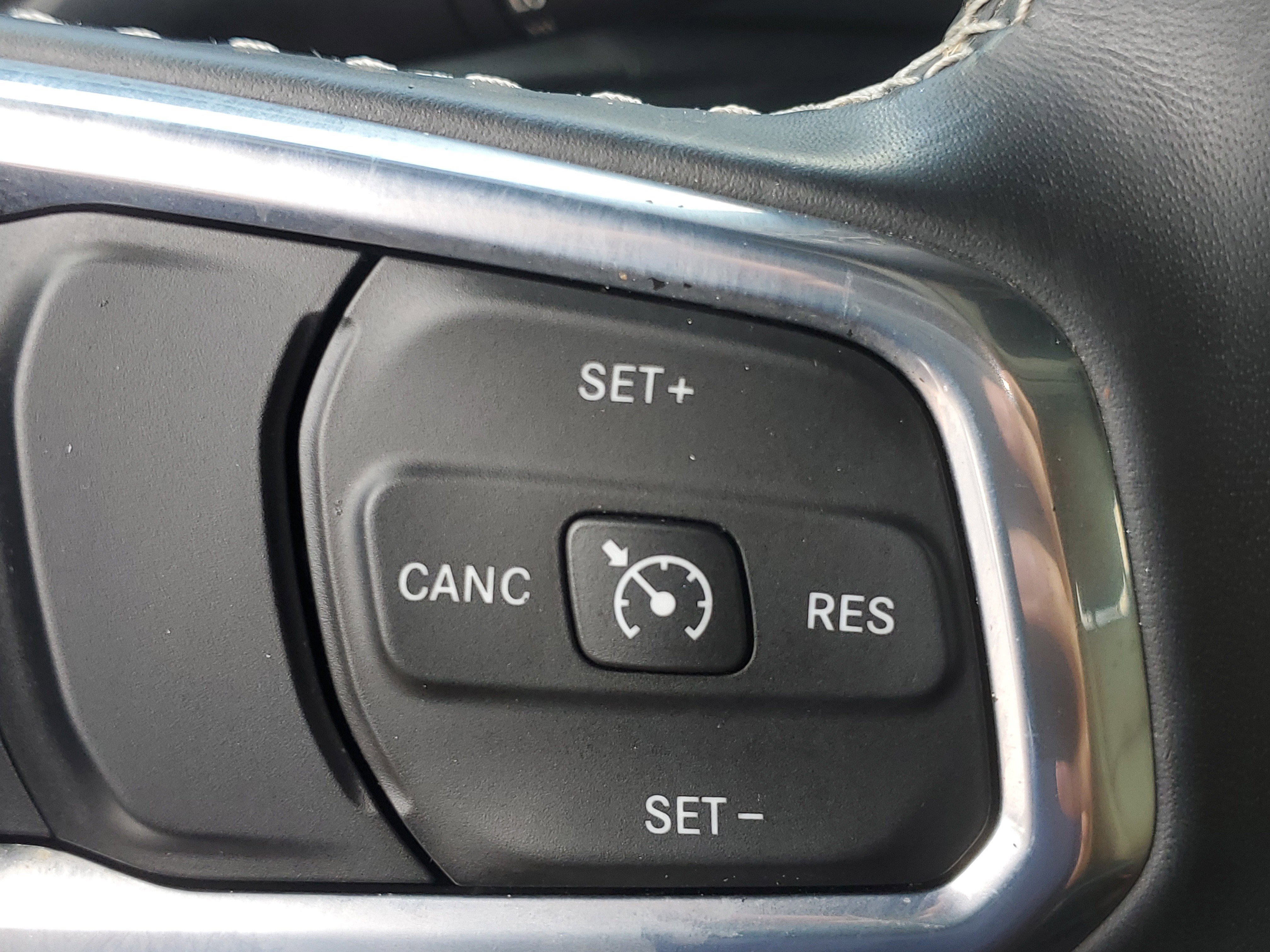 Used 2022 Jeep Gladiator Rubicon w/ LED Lighting Group image 25