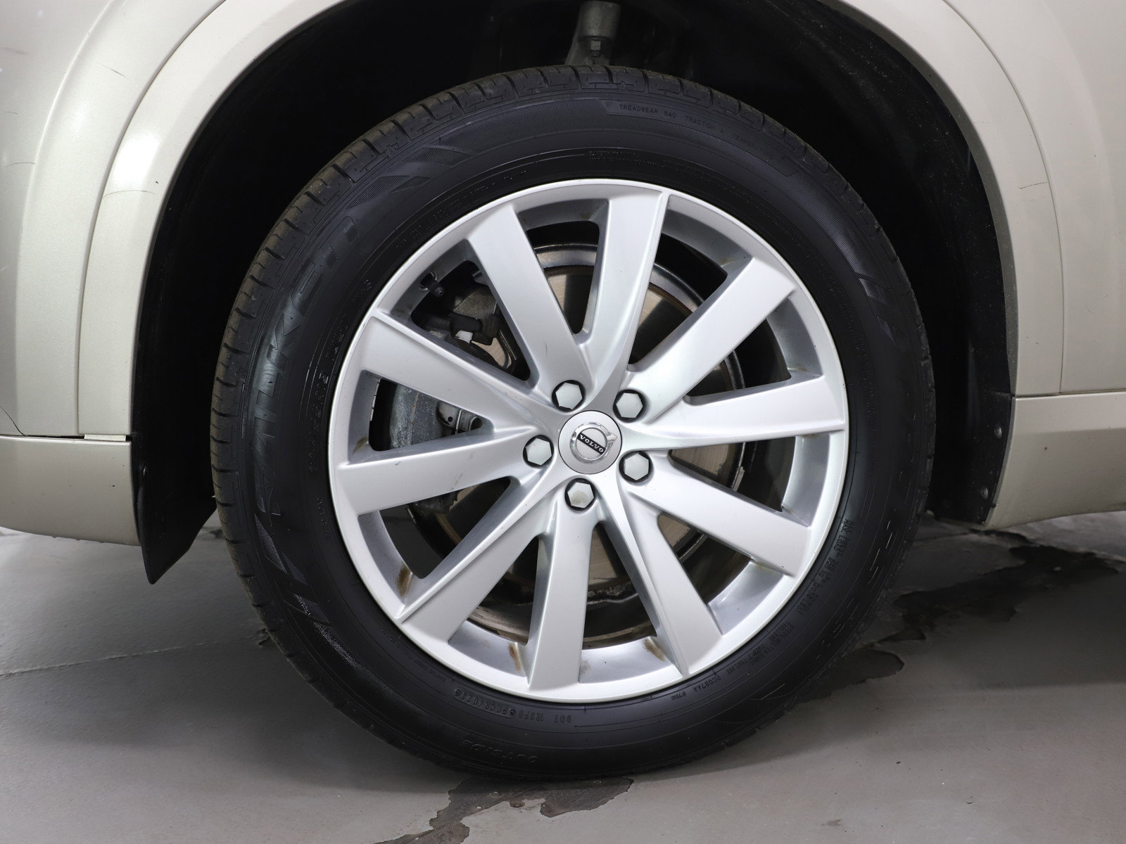 Used 2016 Volvo XC90 T6 Momentum w/ Momentum Plus Package AWD/4WD image 33