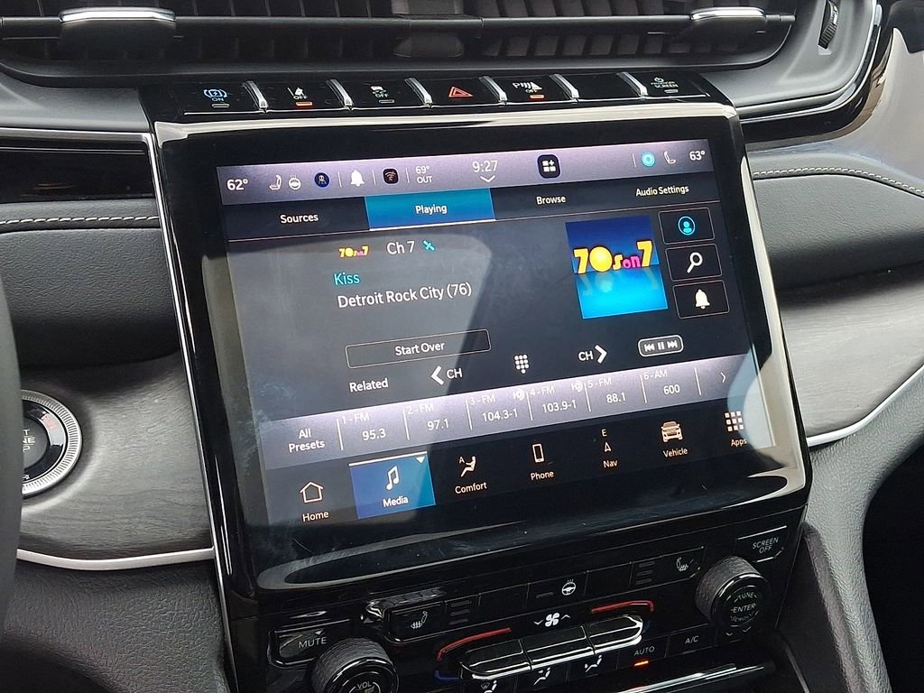 Used 2024 Jeep Grand Cherokee Limited 4xe image 17