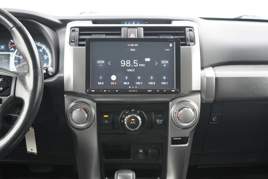 Used 2018 Toyota 4Runner SR5 AWD/4WD image 23