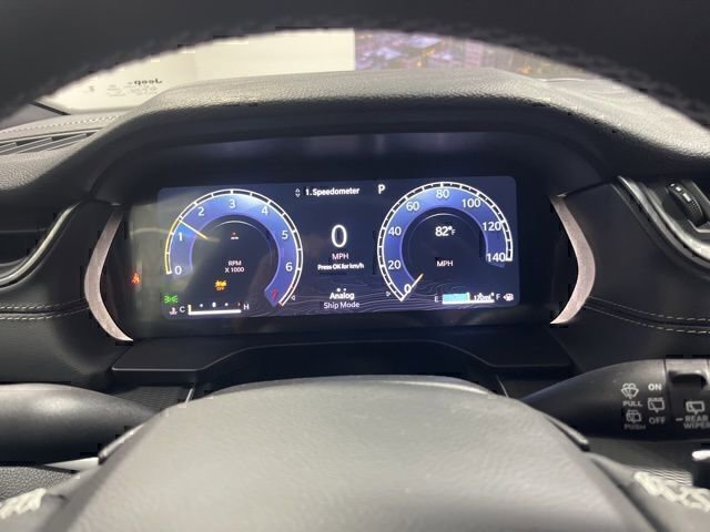 New 2025 Jeep Grand Cherokee Laredo w/ Luxury Tech Group I image 12