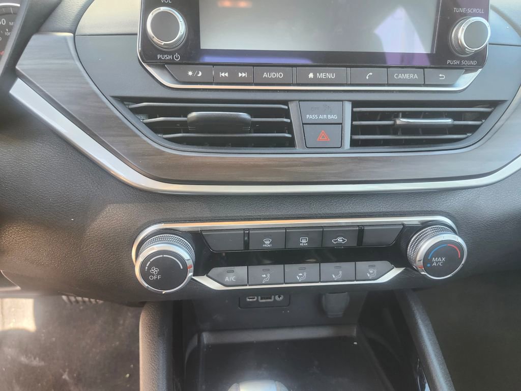 Used 2024 Nissan Altima 2.5 SV image 9