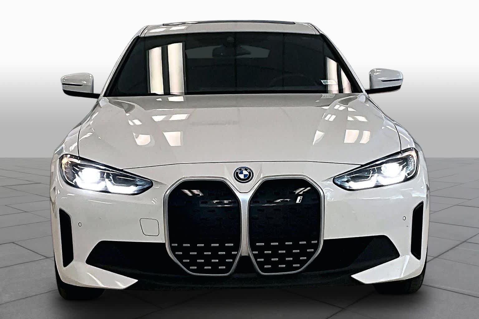 Used 2023 BMW i4 eDrive35 RWD image 3