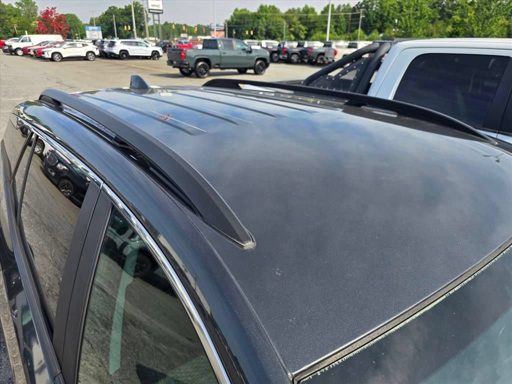 Used 2021 GMC Terrain SLE w/ Driver Convenience Package FWD image 16