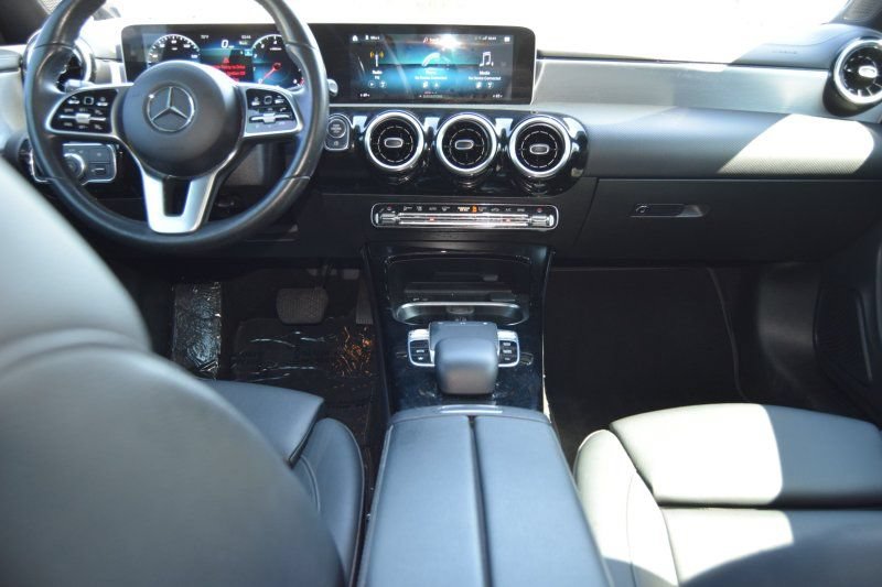 Used 2020 Mercedes-Benz CLA 250 image 25