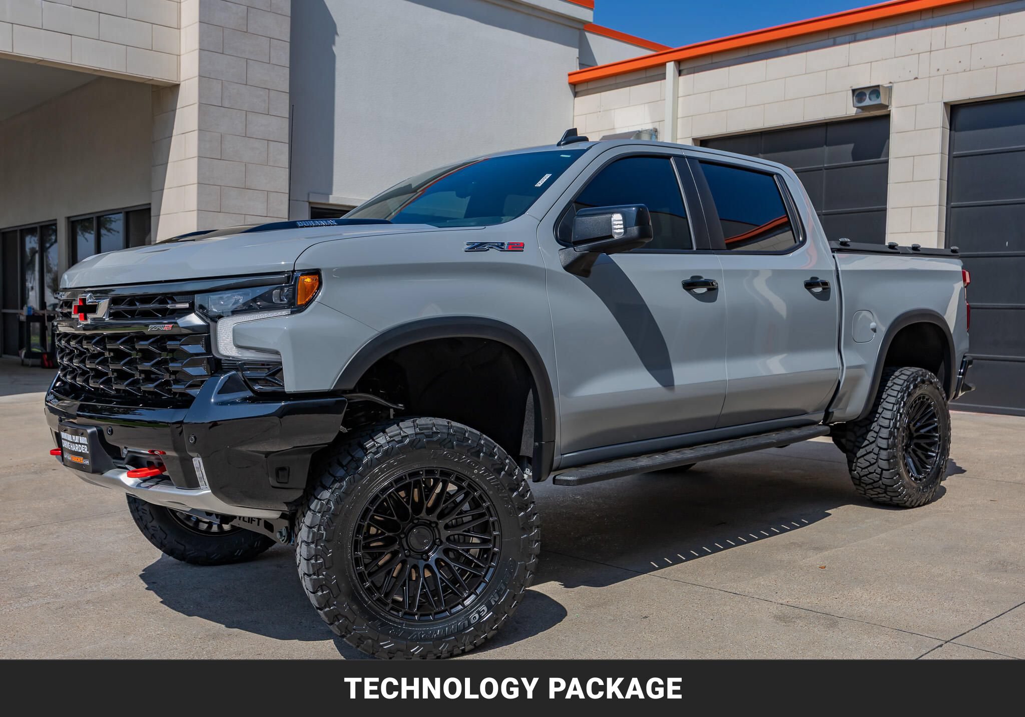 Used 2025 Chevrolet Silverado 1500 ZR2 w/ Technology Package AWD/4WD image 5