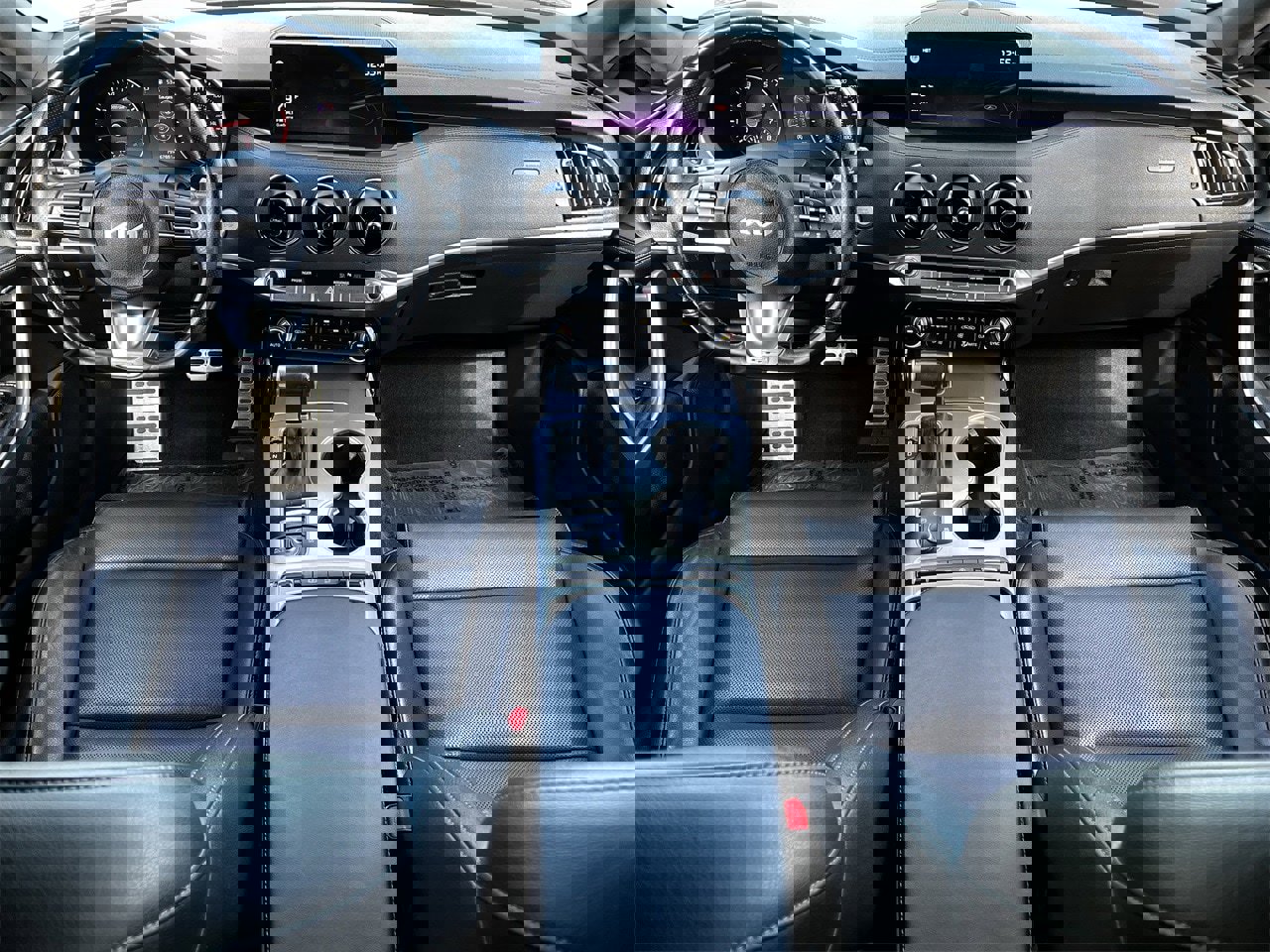 Used 2022 Kia Stinger GT1 image 9