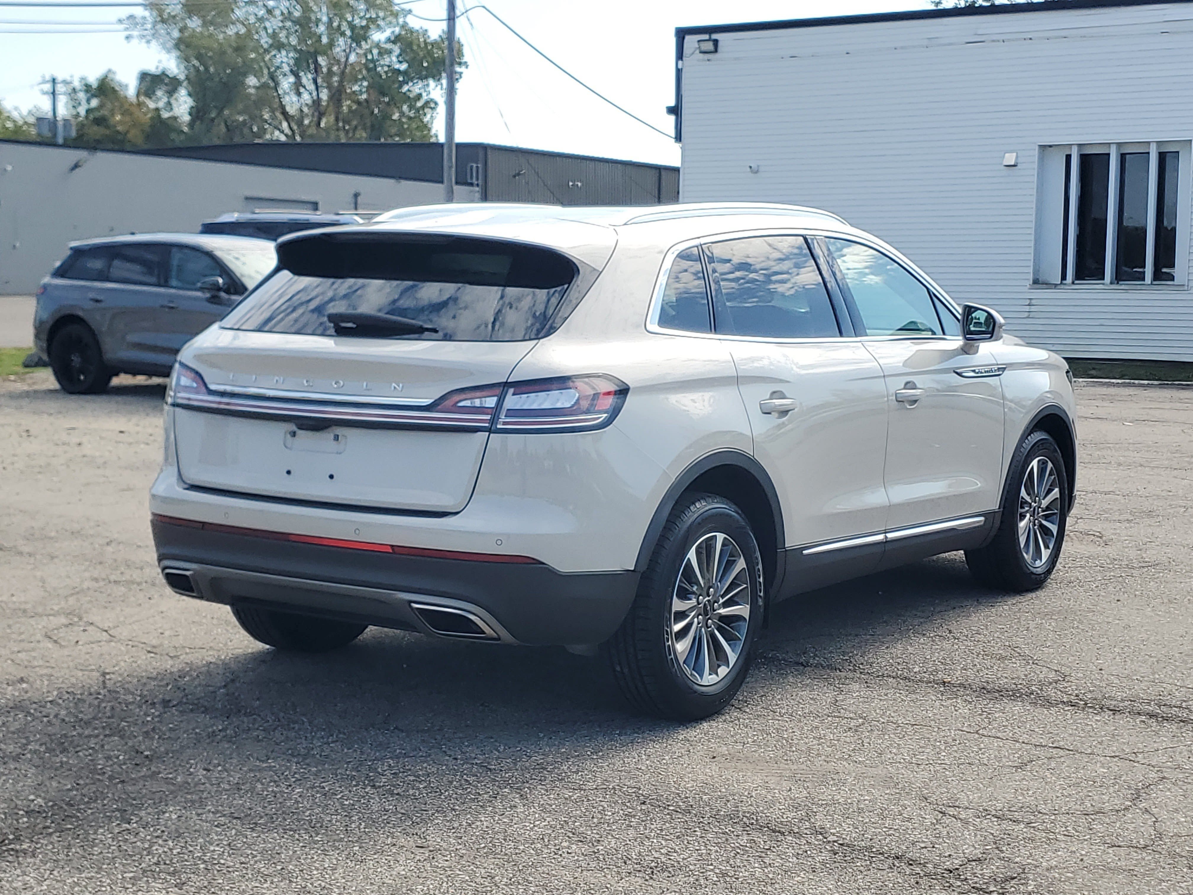Certified 2023 Lincoln Nautilus Reserve AWD/4WD image 6