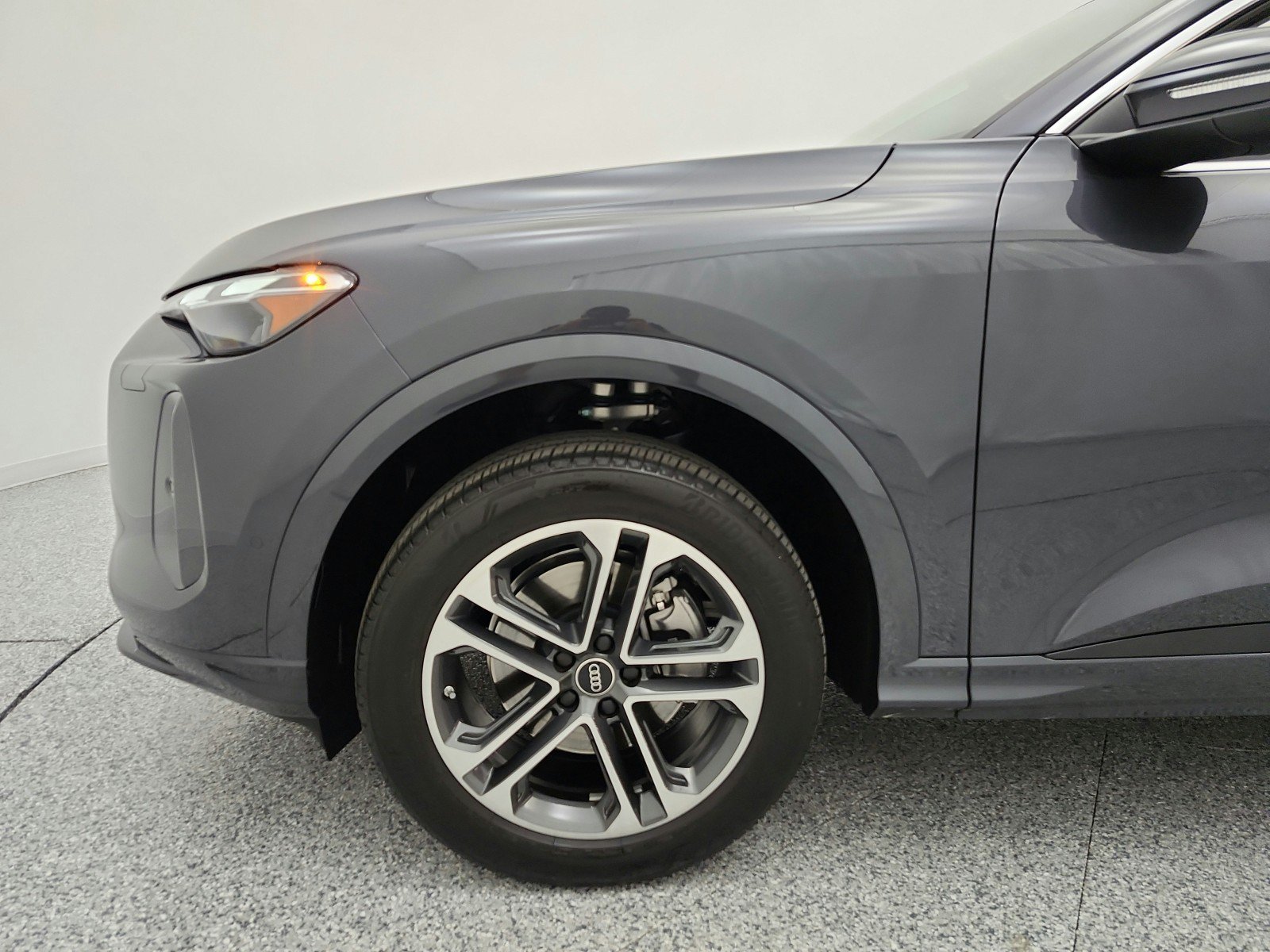 Used 2025 Audi Q5 Premium w/ Convenience Package AWD/4WD image 18