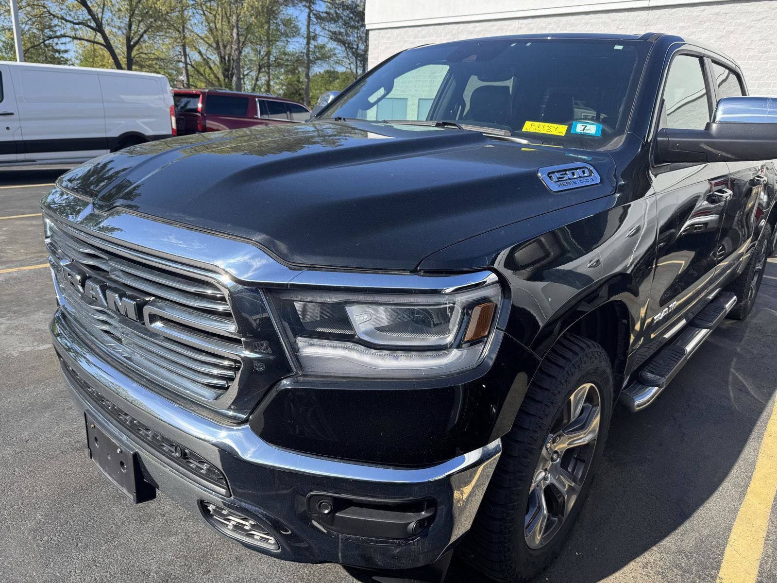 Used 2023 RAM 1500 Laramie AWD/4WD image 2