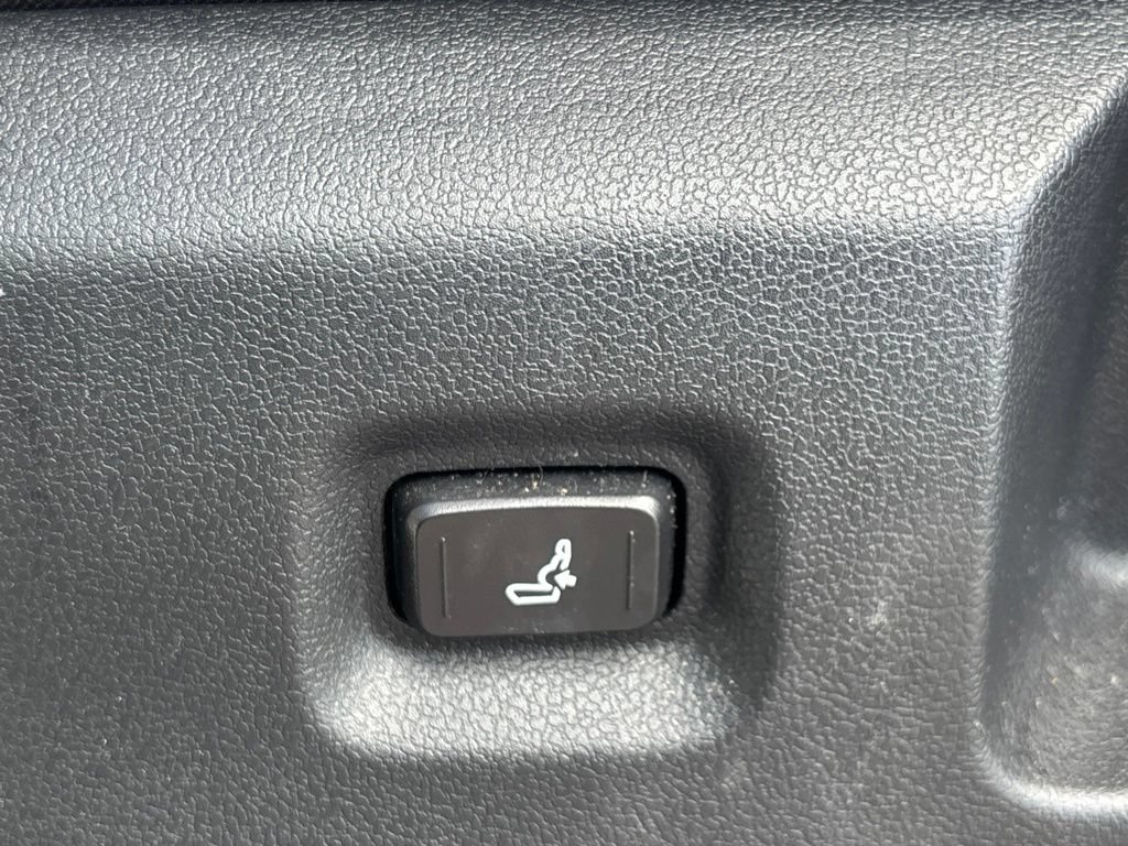 Used 2024 Toyota Tacoma SR RWD image 10